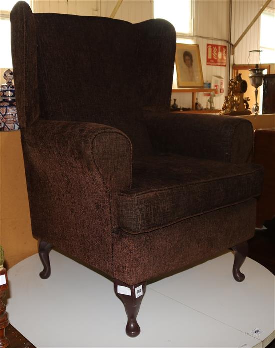 Wing back easy chair(-)
